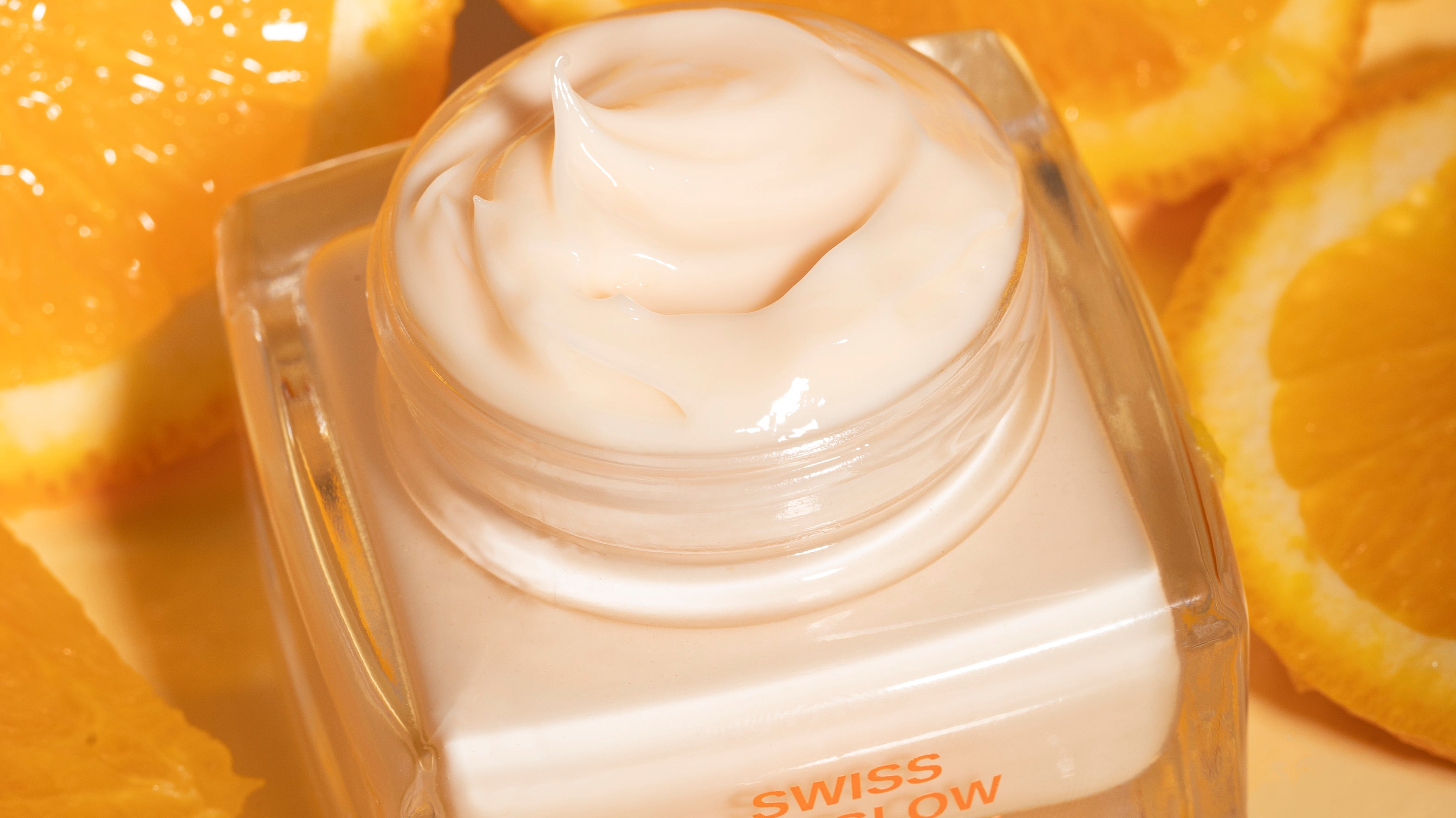Eyes That Sparkle: The Role of Eye Creams in Enhancing Your Natural Beauty